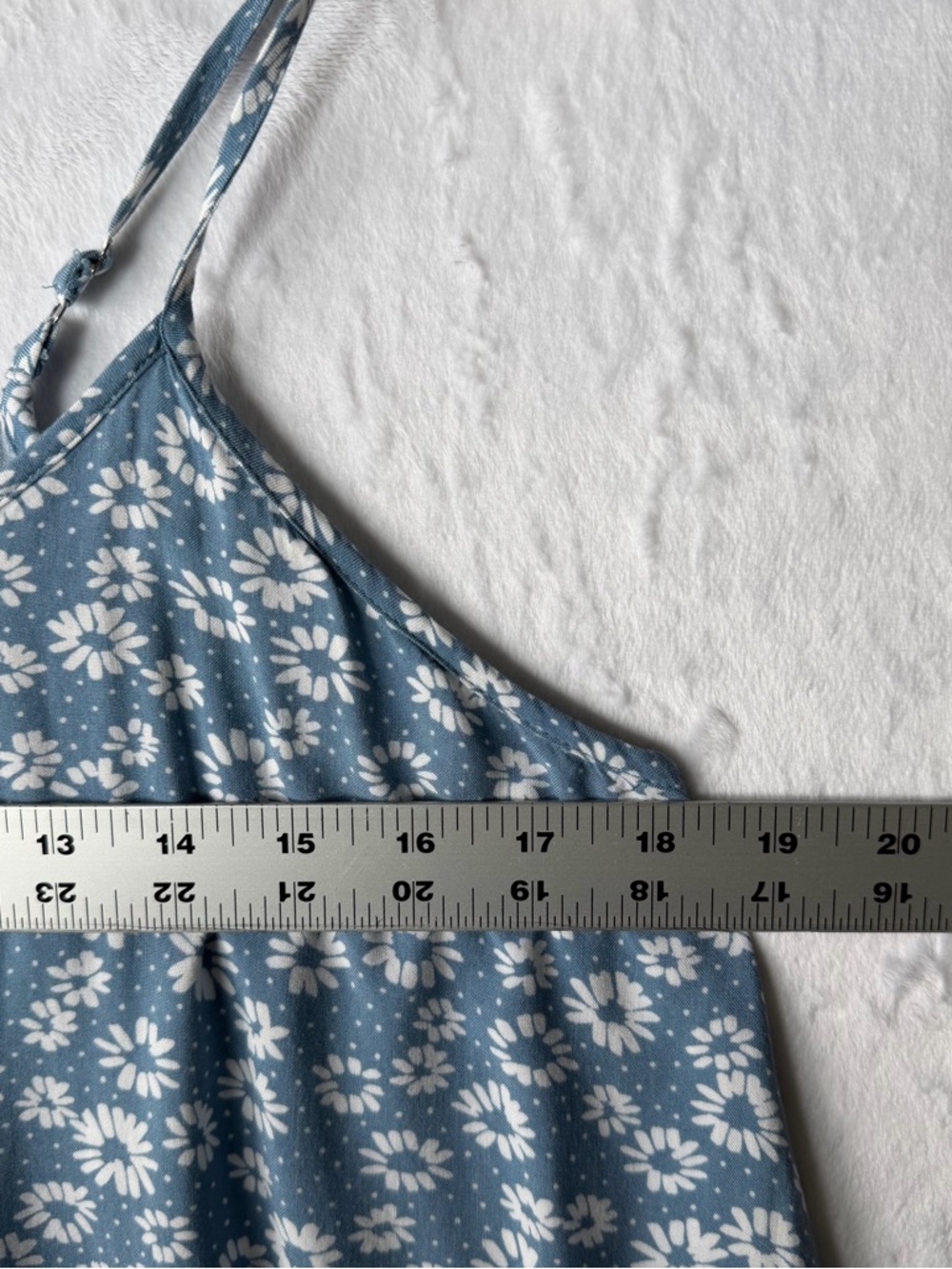 wild fable Blue and White Floral Top with Label - Picture 4 of 7